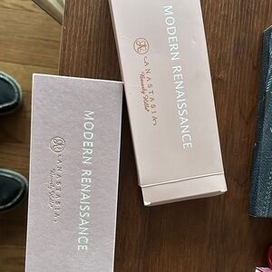 Anastasia Beverly Hills Modern Renaissance in Soft Pink